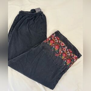Johnny Was pull on embroidered pants M